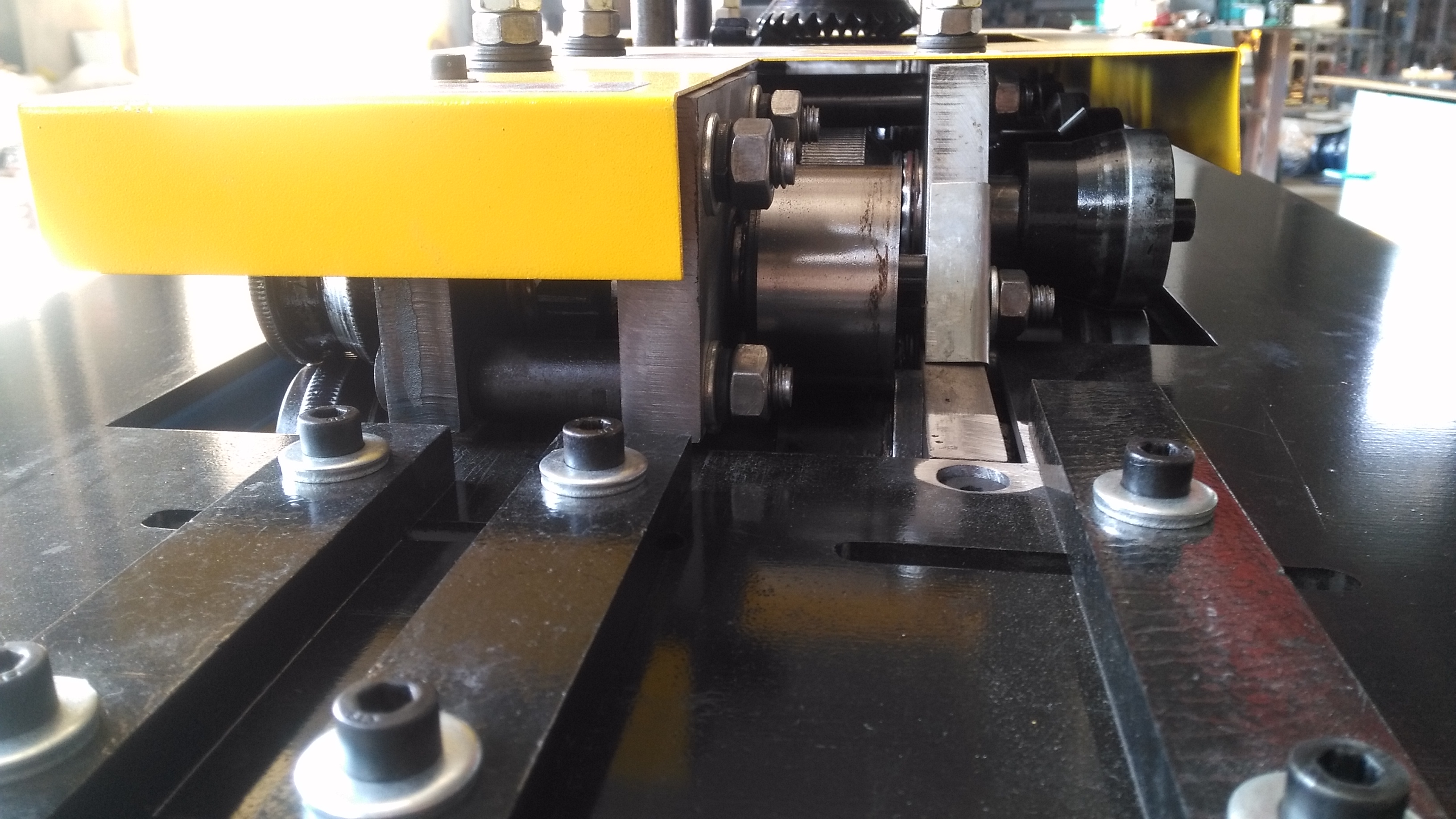lock forming machine